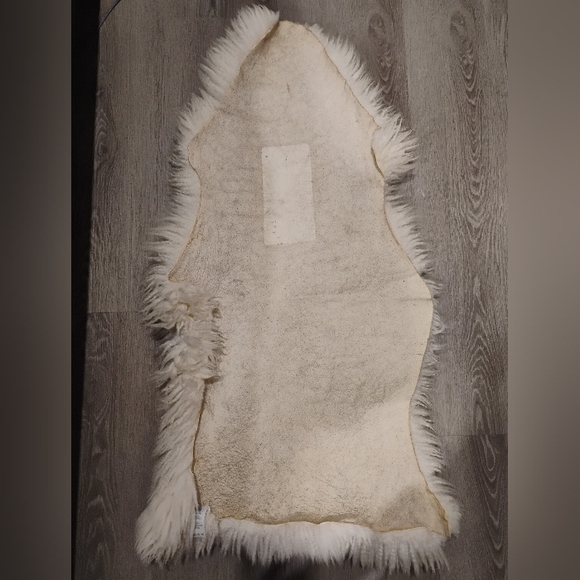 Genuine Australian Sheepskin Rug - Picture 2 of 4